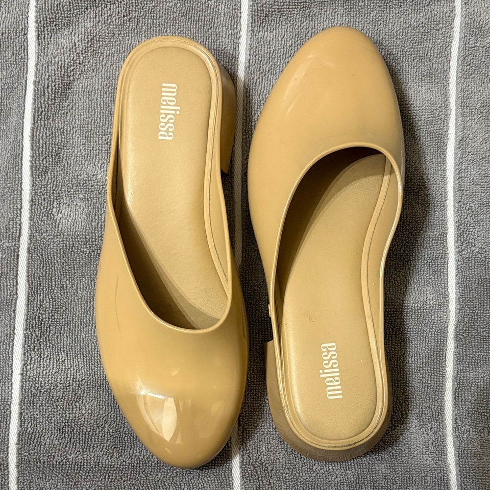 Melissa Women's Tan Slip-On Mules